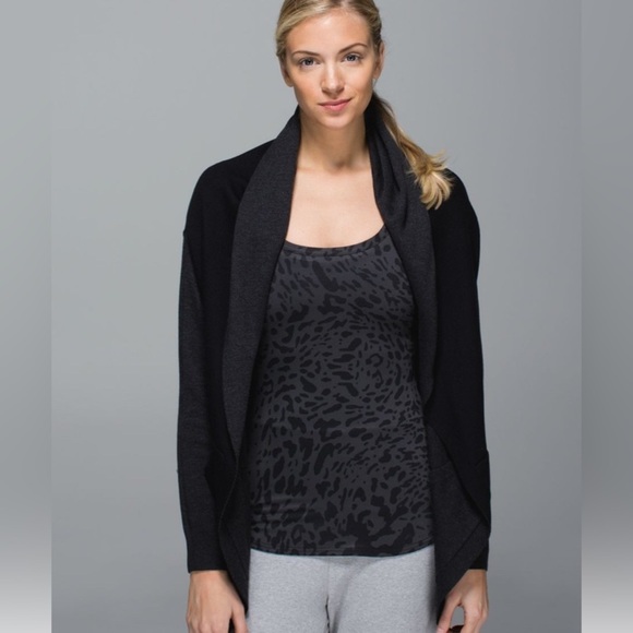 lululemon athletica Sweaters - Like New Lululemon Cabin Yogi Wrap Sweater- Size 10/12
